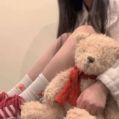 扫来个女神海报